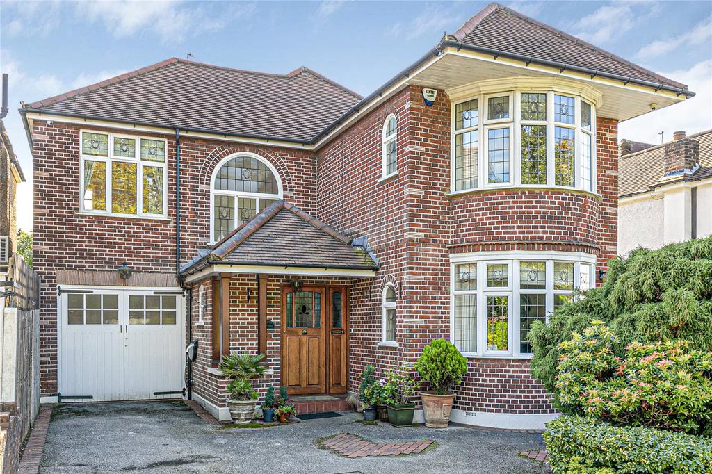 Oakdale, Southgate, London, N14 4 bed detached house £1,450,000