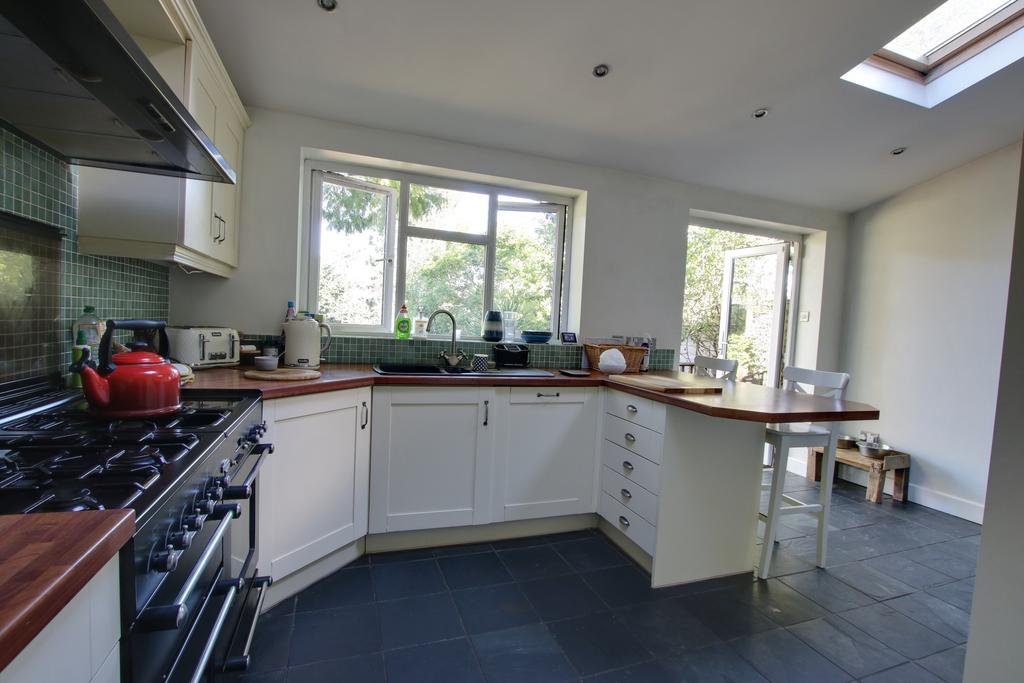 KILN ROAD, FAREHAM 4 bed semidetached house for sale £475,000