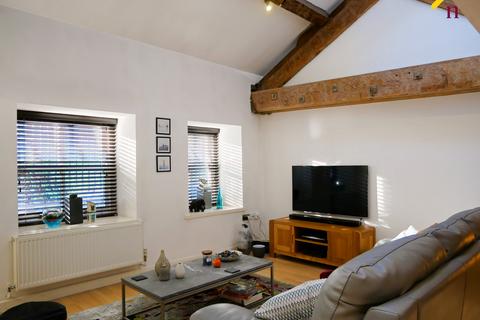 2 bedroom flat for sale - Tuttle Street, Wrexham, LL13