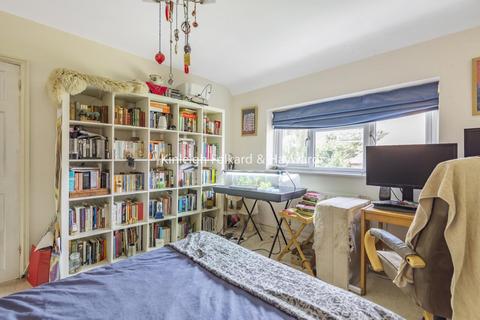 212 Kingsground, London, SE9 5EW