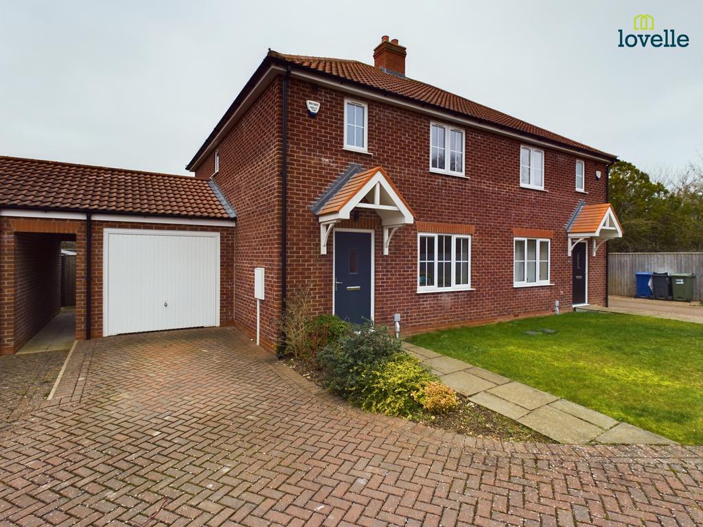 Hutton Way, Faldingworth, LN8 3 bed semidetached house £950 pcm (£