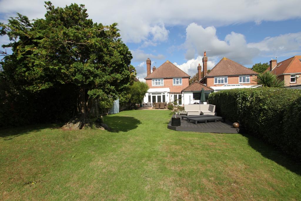 Park Avenue, Eastbourne BN21 4 bed detached house - £799,950