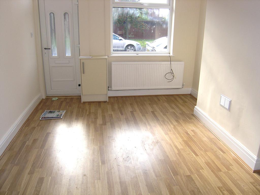 Brighton Grove, Sale, M33 2 bed terraced house £900 pcm (£208 pw)