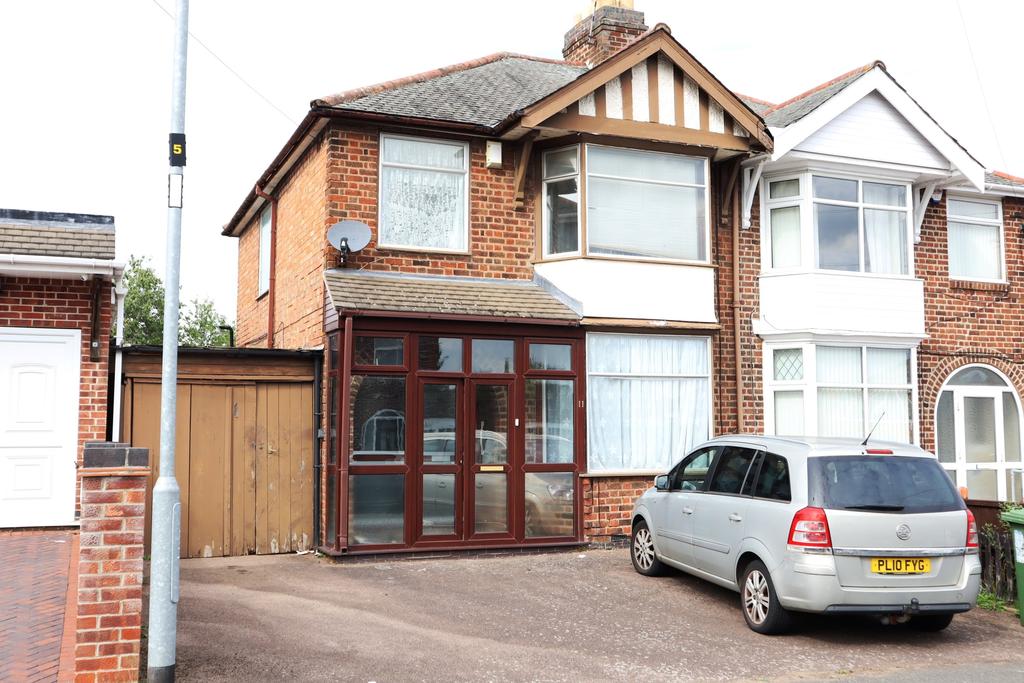 Hillrise Avenue, Leicester LE3 3 bed semidetached house £1,000 pcm (£231 pw)