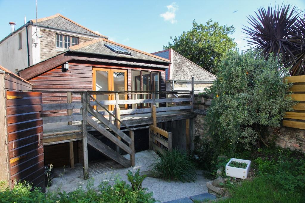 Kenwyn Street, Truro, TR1 3 bed end of terrace house £1,400 pcm (£323 pw)