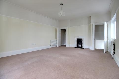 2 bedroom apartment to rent - Fernbrook, The Square, Pangbourne