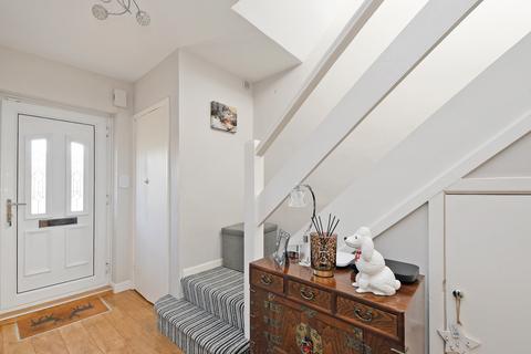 40 Five Trees Avenue, Sheffield, S17 3LW