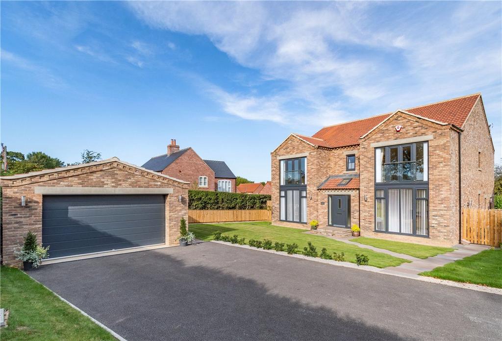 Turnberry, 69 Palace Road, Ripon... 4 bed detached house for sale £