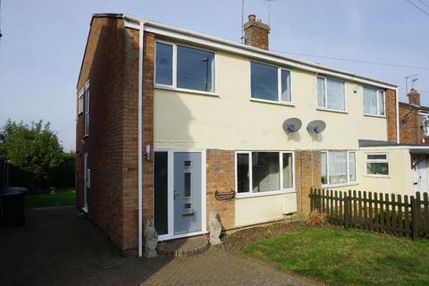 3 bedroom semi-detached house to rent, QUEEN STREET, BOZEAT