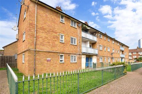 2 bedroom apartment for sale - Thorne Close, London