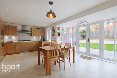 3 Beck View, Oulton, Leeds, LS26 8FA