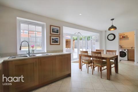 3 Beck View, Oulton, Leeds, LS26 8FA
