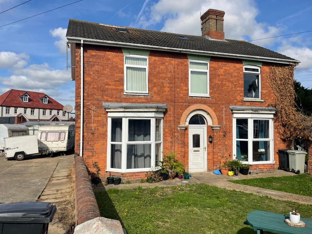 Old Wainfleet Road, Skegness, PE25 3RU 2 bed flat for sale £100,000