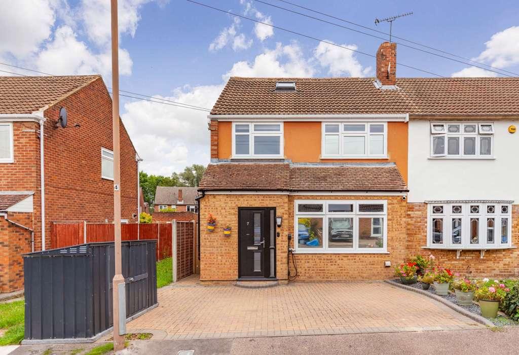 Storr Gardens, Hutton, Brentwood 5 bed semidetached house £550,000