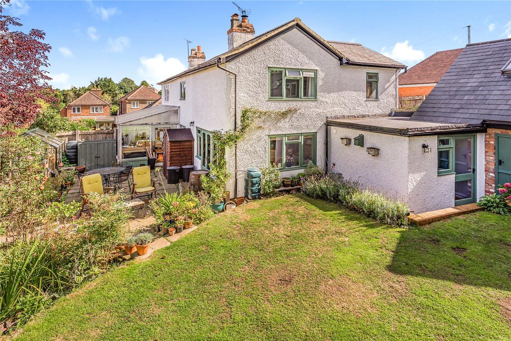 Little Green Lane, Farnham, Surrey, GU9 4 bed semidetached house £