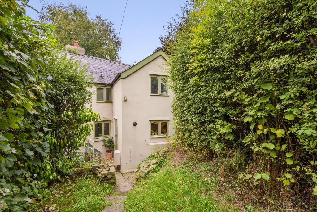 Kington, Herefordshire, HR5 2 bed semidetached house for sale £220,000