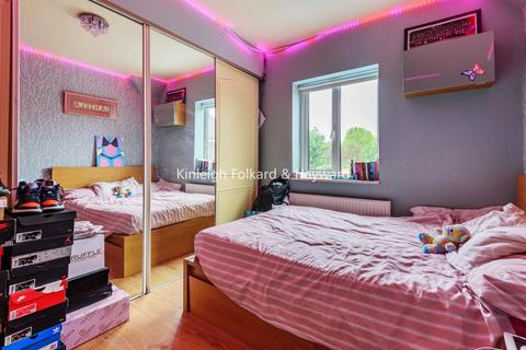 82 Randlesdown Road, Bellingham, London, SE6 3HB