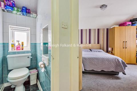 82 Randlesdown Road, Bellingham, London, SE6 3HB
