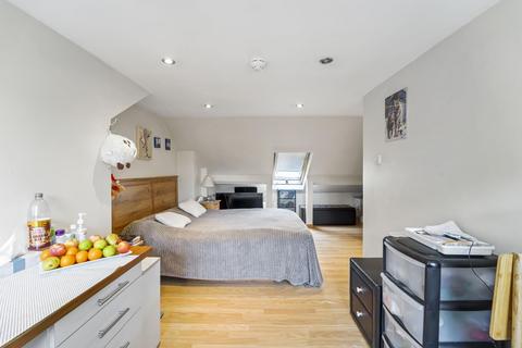 4 bedroom terraced house for sale, York Road, Brentford, TW8