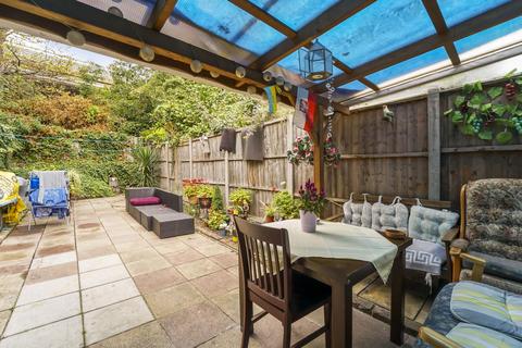 4 York Road, Brentford, TW8 0QP