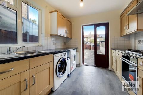2 bedroom terraced house to rent - Clonmell Road, London, N17