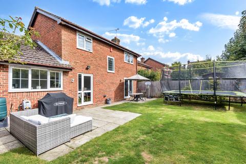 4 bedroom detached house for sale - Kings Close, Kings Worthy, Winchester, Hampshire, SO23