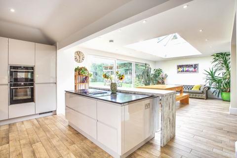 5 bedroom detached house for sale, Derby Road, Caversham