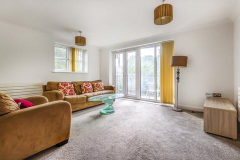 2 bedroom apartment for sale - Harrogate Road, Leeds, West Yorkshire, LS17
