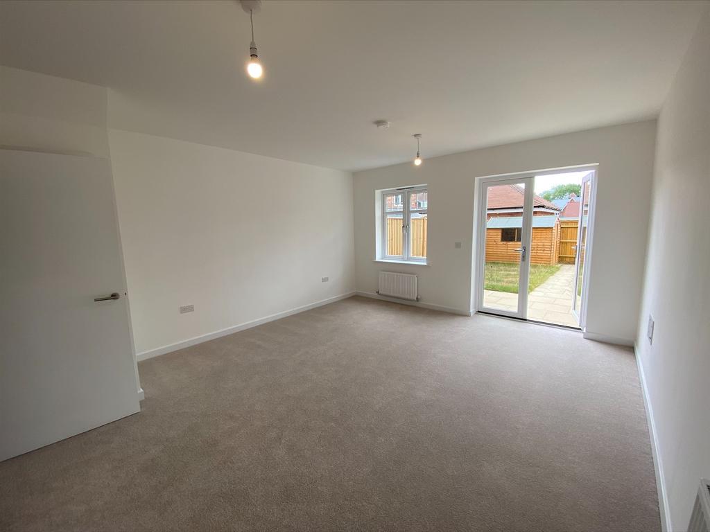 Thatchers Grove, Cranleigh, Surrey 2 bed semidetached house £207,500