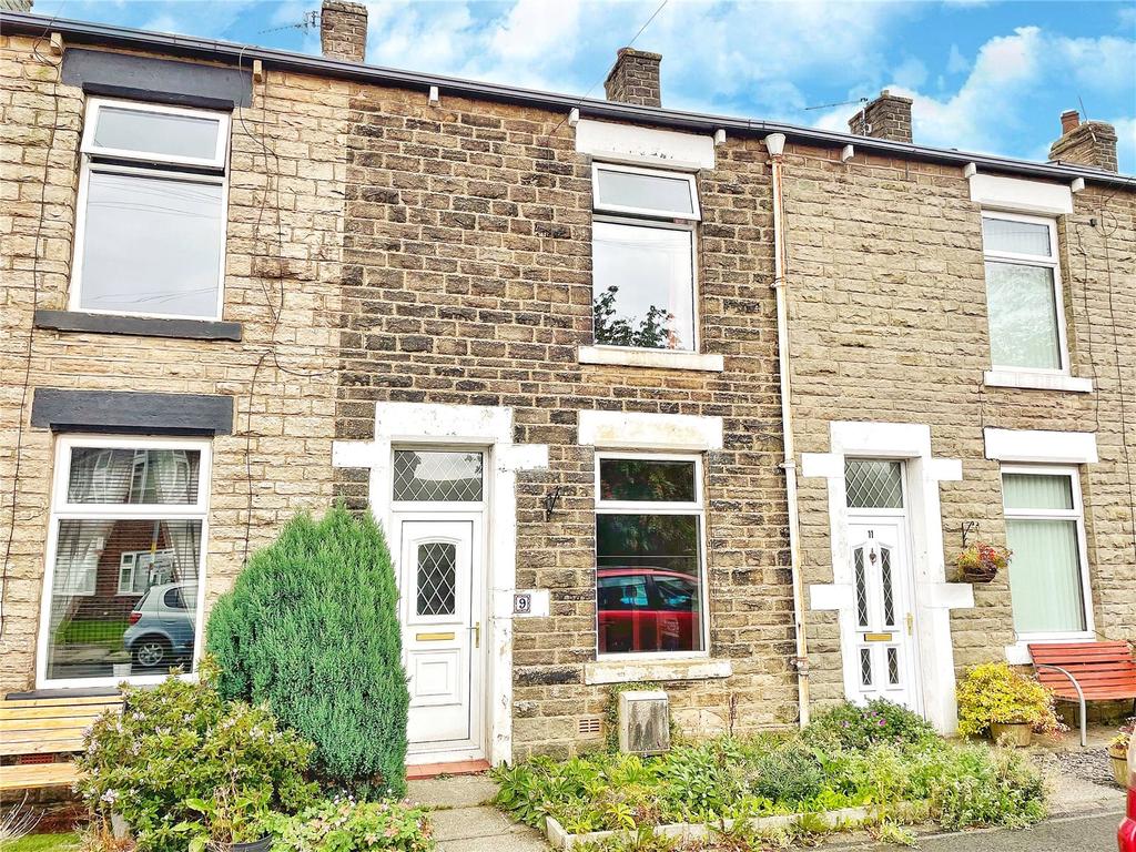 Curzon Street, Mossley, OL5 2 bed terraced house £140,000