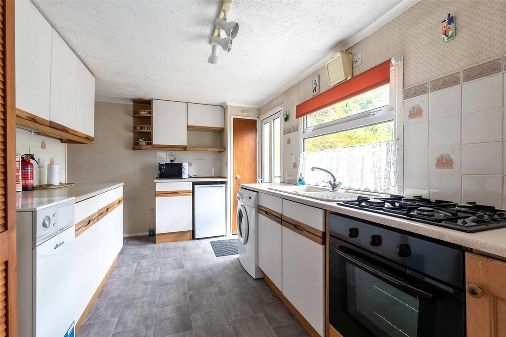 Forest Way, Warfield Park, Bracknell... 2 bed property £200,000
