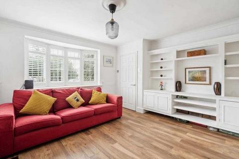 9 Denham Close, Denham, Uxbridge, UB9 4EE