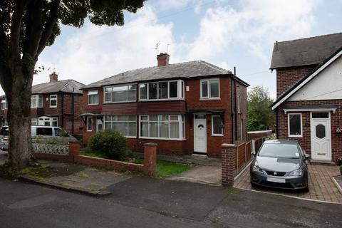 3 bedroom semi-detached house to rent, Merton Road, Prestwich