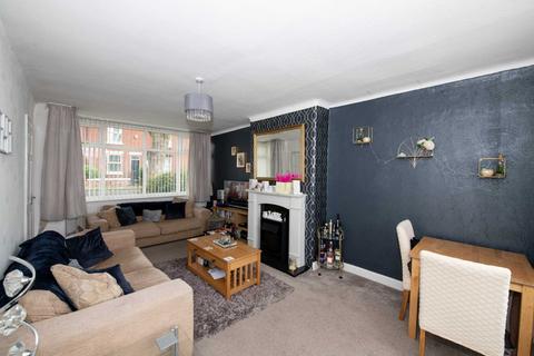 3 bedroom semi-detached house to rent, Merton Road, Prestwich