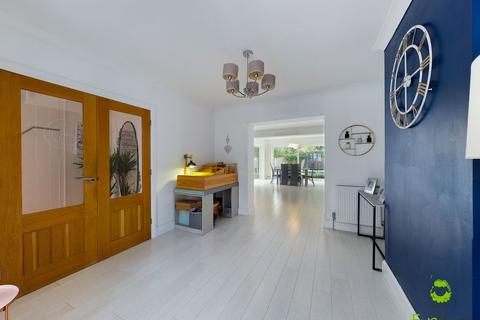 92 Axminster Crescent, Welling, DA16 1HF