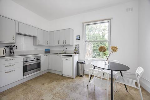 2 bedroom flat to rent, Queen Elizabeth Walk, Stoke Newington, N16