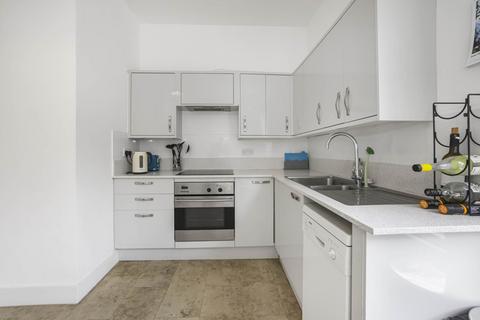 2 bedroom flat to rent, Queen Elizabeth Walk, Stoke Newington, N16