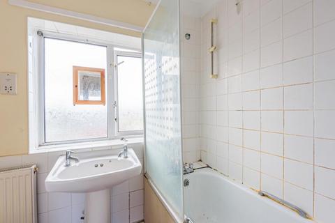undefined, Clive Parade,  Swindon,  SN2