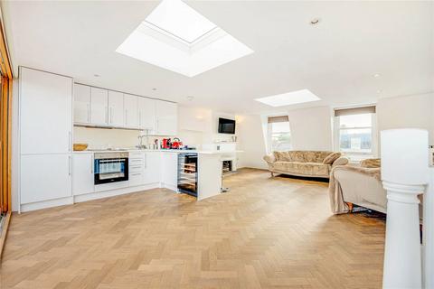 Flat B, 35 Waldemar Avenue, London, SW6 5LB