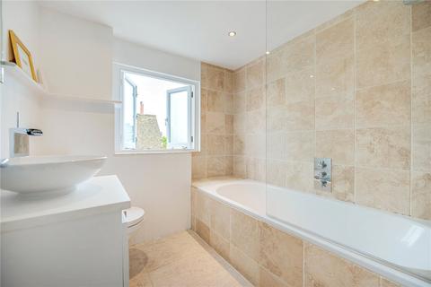 Flat B, 35 Waldemar Avenue, London, SW6 5LB