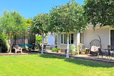 3 bedroom detached bungalow for sale, Appletree Close, New Milton