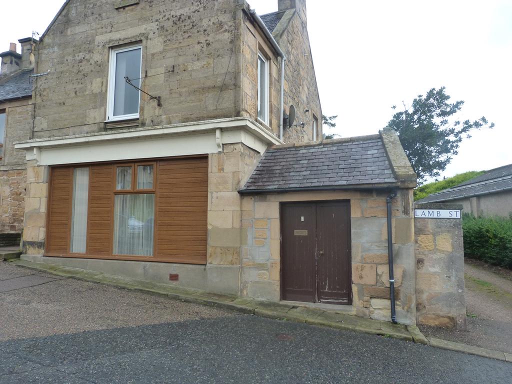 Lamb Street, Elgin 2 bed semidetached house £650 pcm (£150 pw)