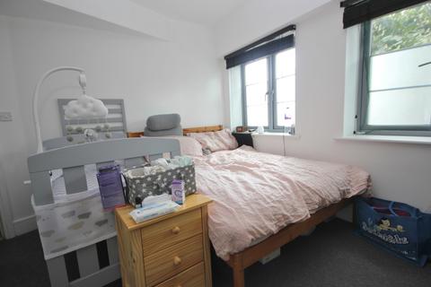 2 bedroom flat for sale - Southwark Park Road, SE16