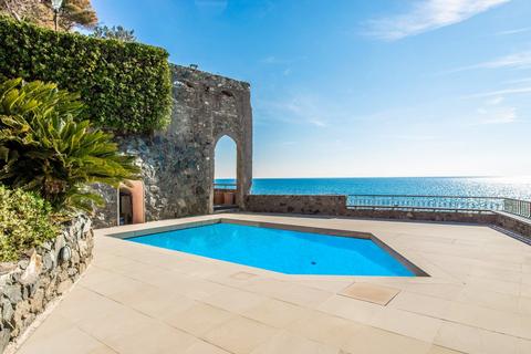 6 bedroom villa, Passeggiata Eugenio Montale, Italy