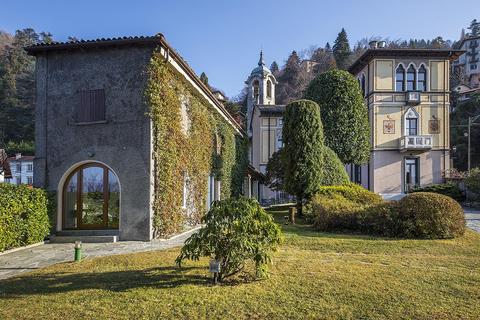 5 bedroom villa, Via alle Rive, Italy