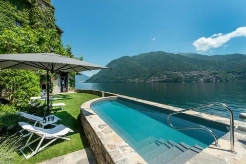 6 bedroom villa, Via Regina, Italy