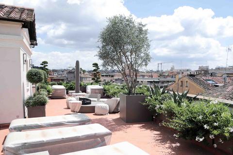 4 bedroom penthouse, Piazza Borghese, Italy