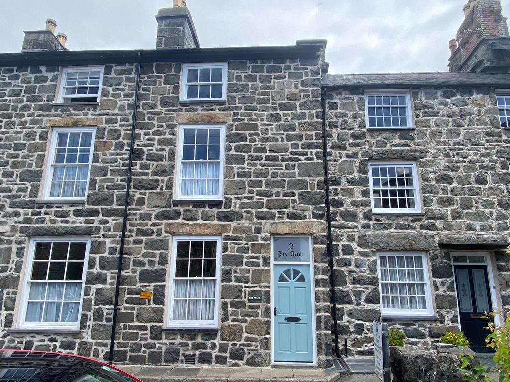 2 Bro Arran, Smithfield Square... 4 bed terraced house for sale £210,000
