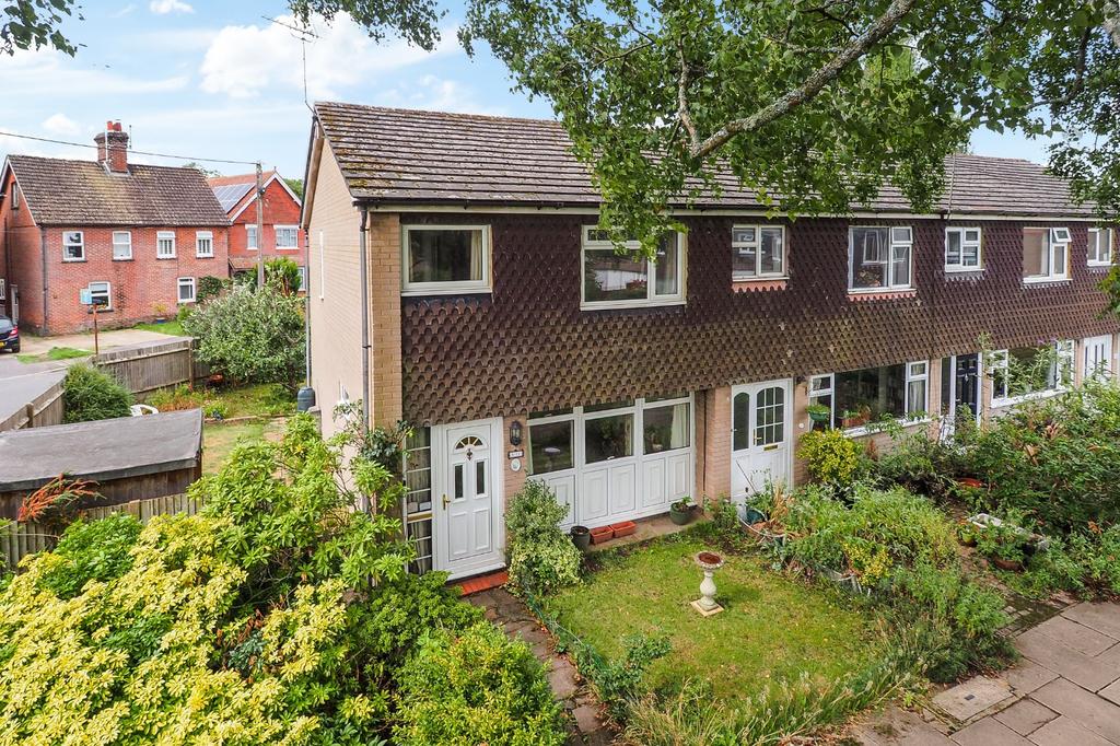 Newtown Road, Liphook, Hampshire 3 bed end of terrace house £375,000