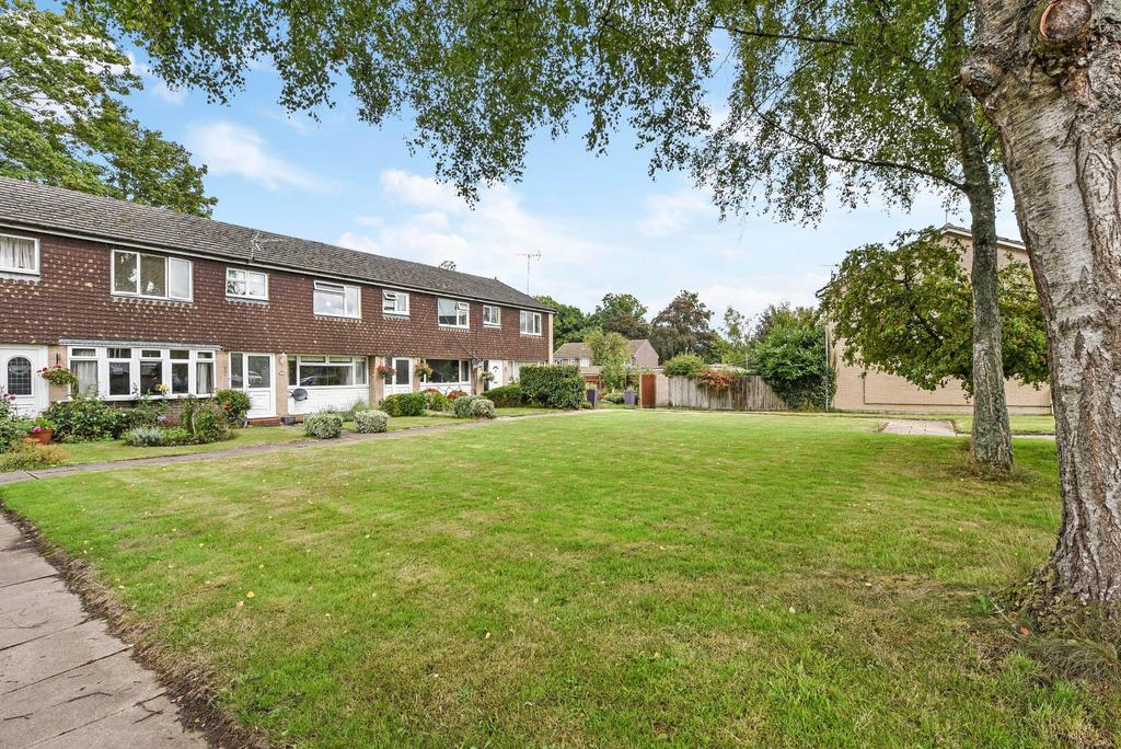 Newtown Road, Liphook, Hampshire 3 bed end of terrace house £375,000